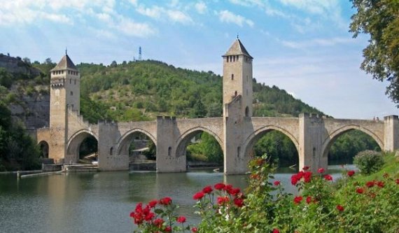 Dordogne algemeen Brug over rivier